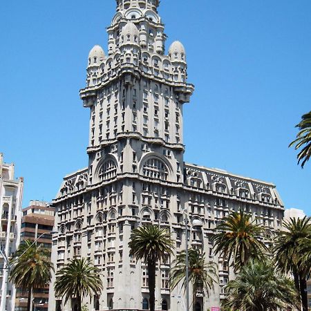 Hôtel Palacio Salvo à Montevideo Extérieur photo