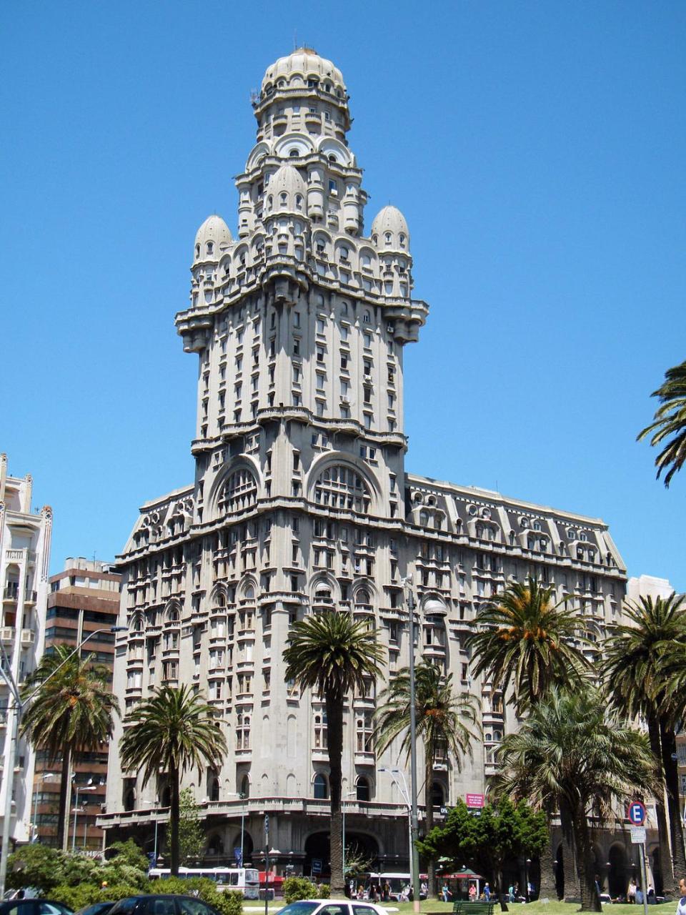 Hôtel Palacio Salvo à Montevideo Extérieur photo